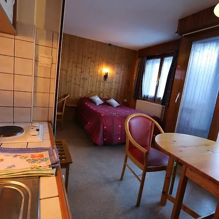 Hotel Chris-tal