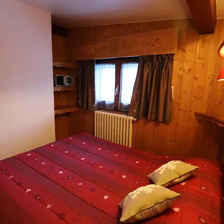 Chris-tal Hotel