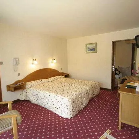 Chris-tal Hotel 3*