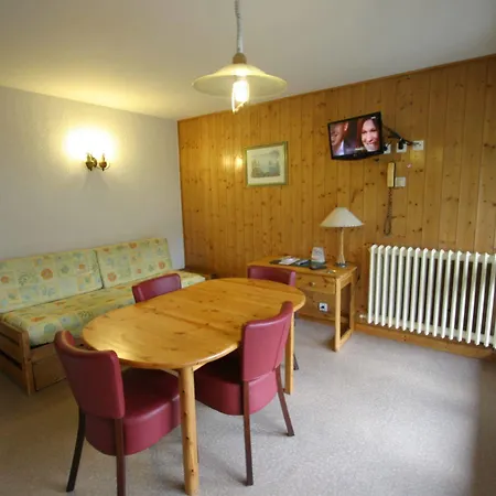 Chris-tal Hotel