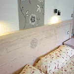 Chris-tal Hotel 3*