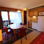 Chris-tal Hotel