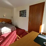 Hotel Chris-tal