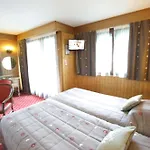 Chris-tal Hotel