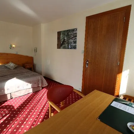Hotel Chris-tal