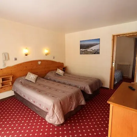 Chris-tal Hotel