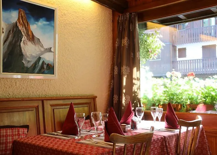 Отель Chris-tal 3*